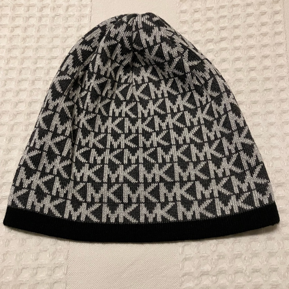 Michael Kors hat